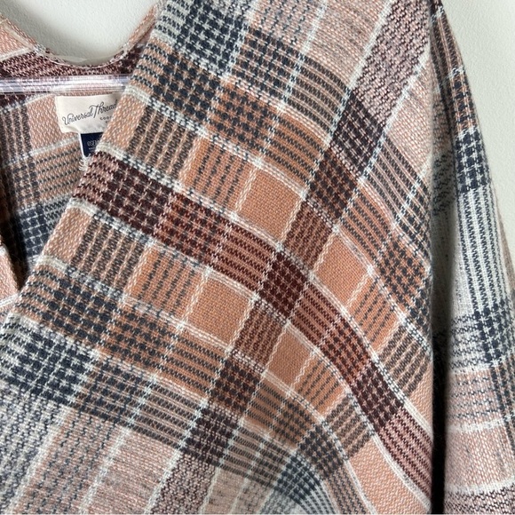 NWT Universal Thread Ruana poncho - Picture 4 of 13